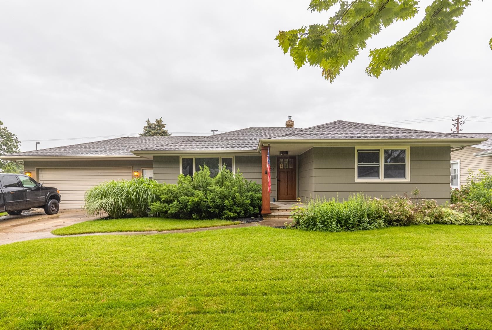 Property Photo:  2516 S Greenview Street  WI 54915 