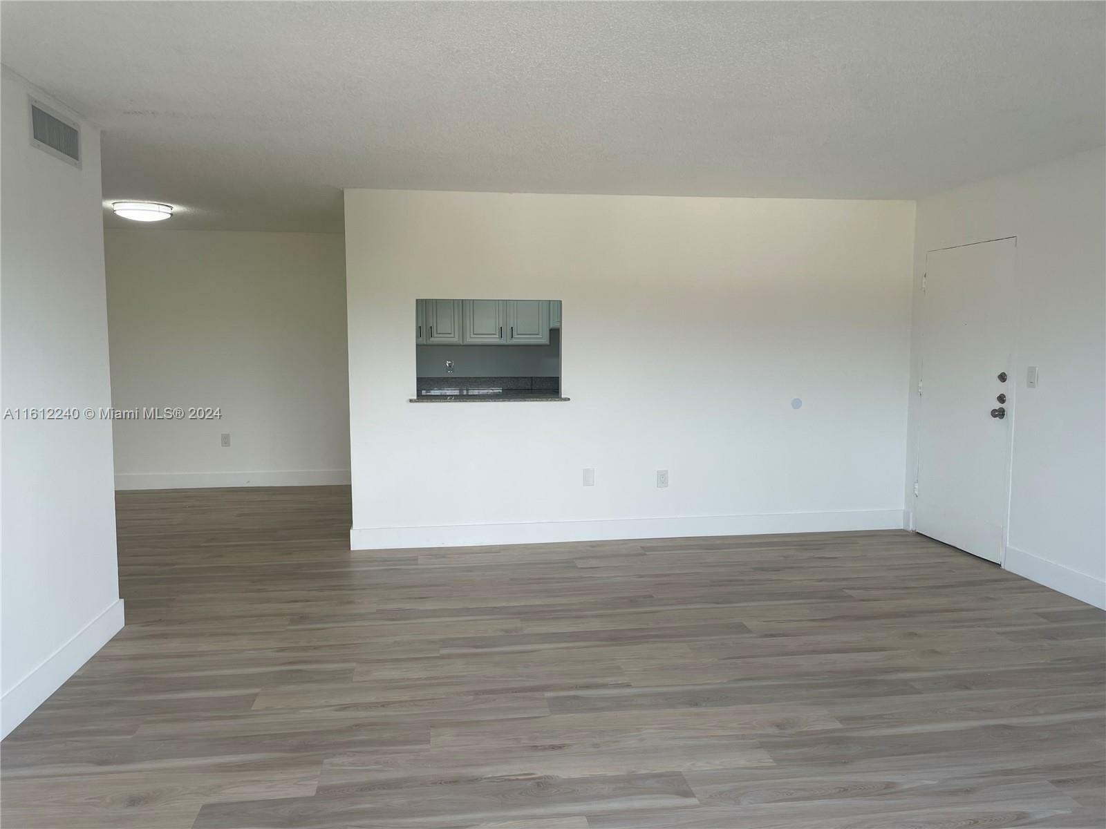 Property Photo:  6902 N Kendall Dr E405  FL 33156 