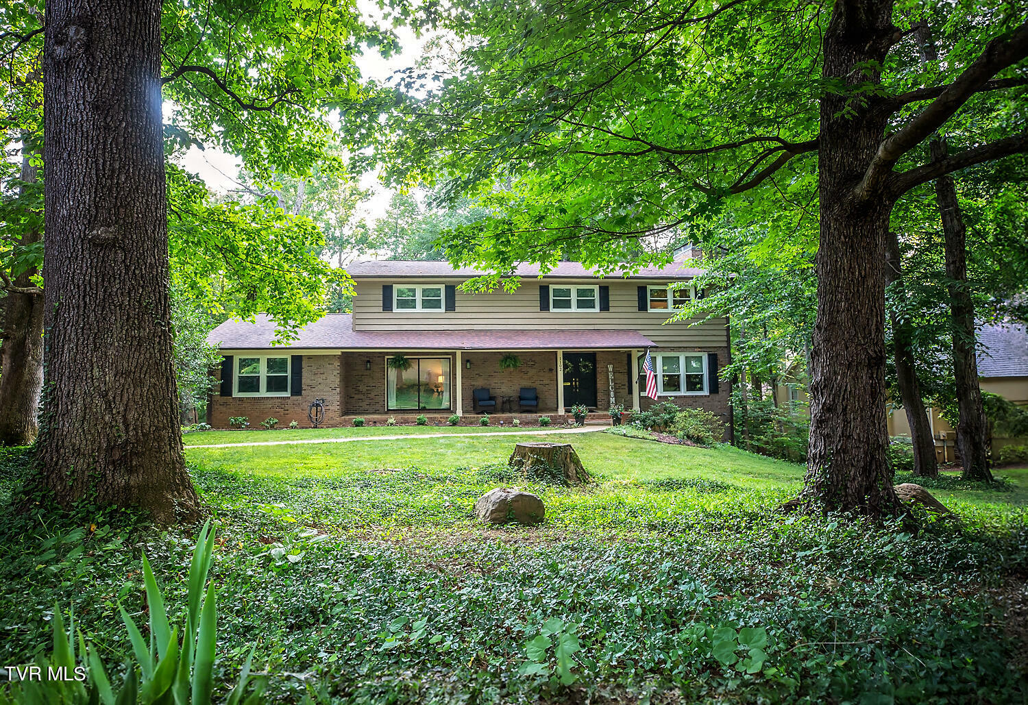 Property Photo:  1102 King Richard Boulevard  TN 37604 