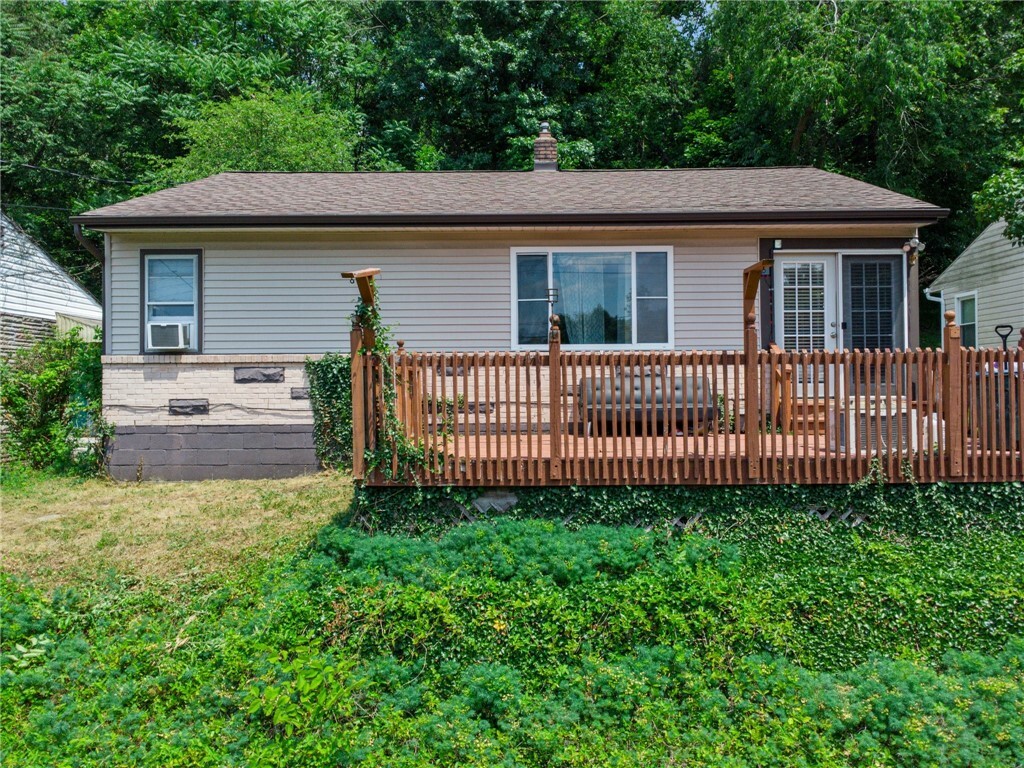 Property Photo:  339 Foster Rd  PA 15137 