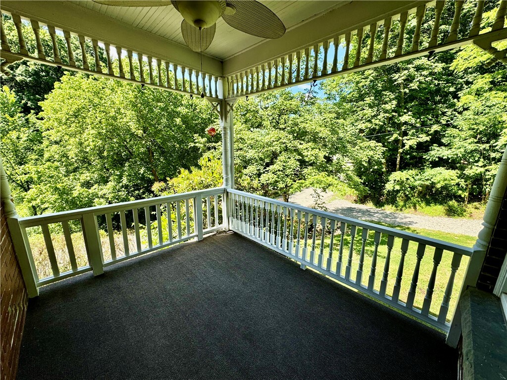 Property Photo:  1093 Barr Run Rd  PA 15345 