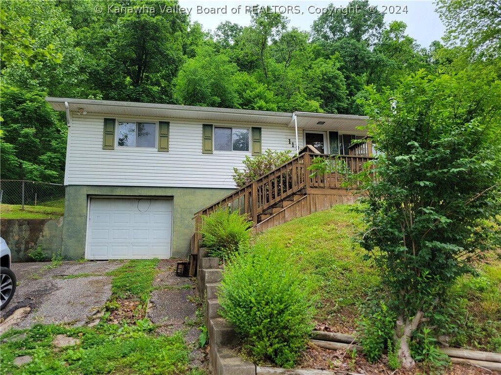 Property Photo: 1131 Strawberry Road WV 25177