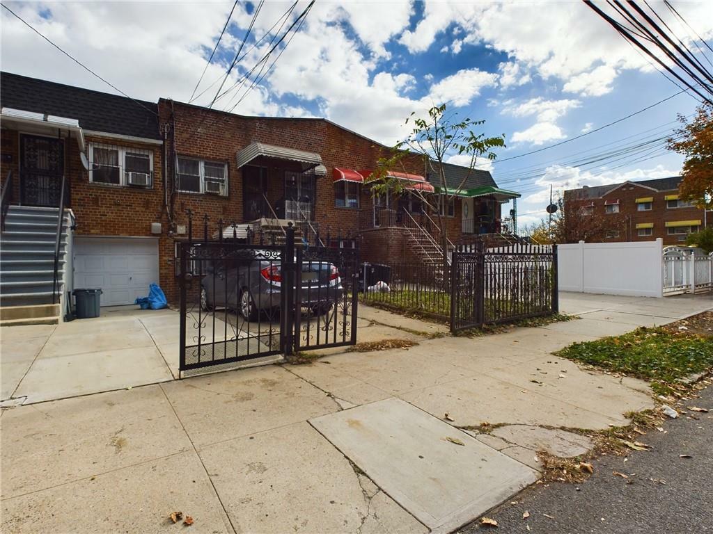 Property Photo:  3404 Bronxwood Avenue  NY 10469 