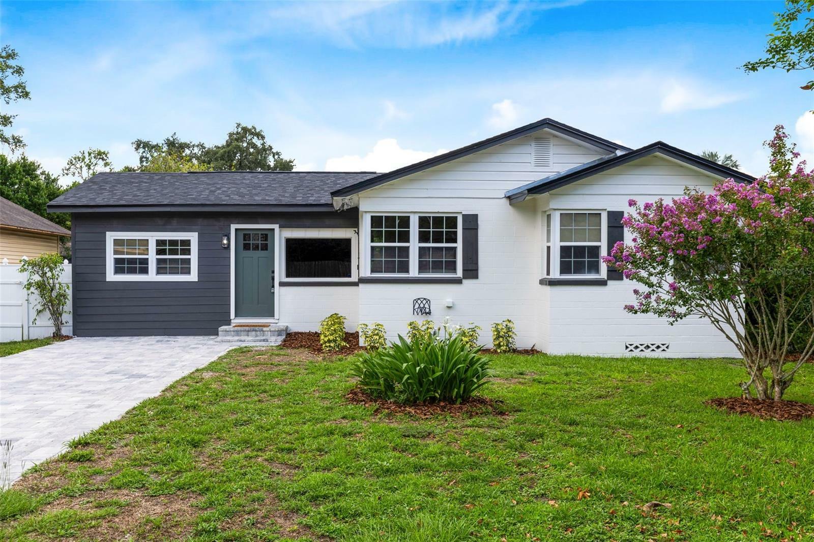 Property Photo:  3111 E Crystal Lake Avenue  FL 32806 