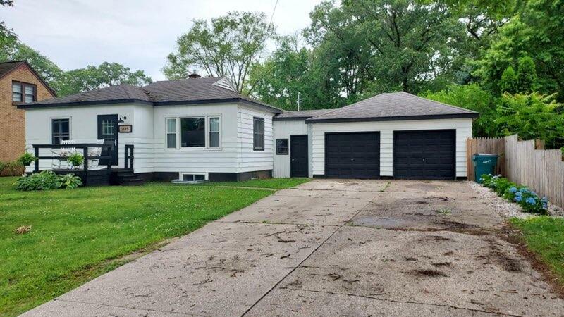 Property Photo:  1445 Woodhaven Street  MI 49445 