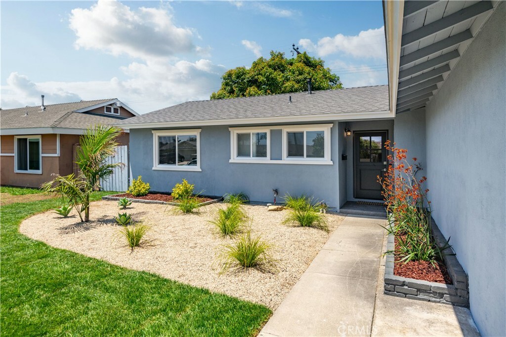 Property Photo:  10391 Kukui Drive  CA 92646 