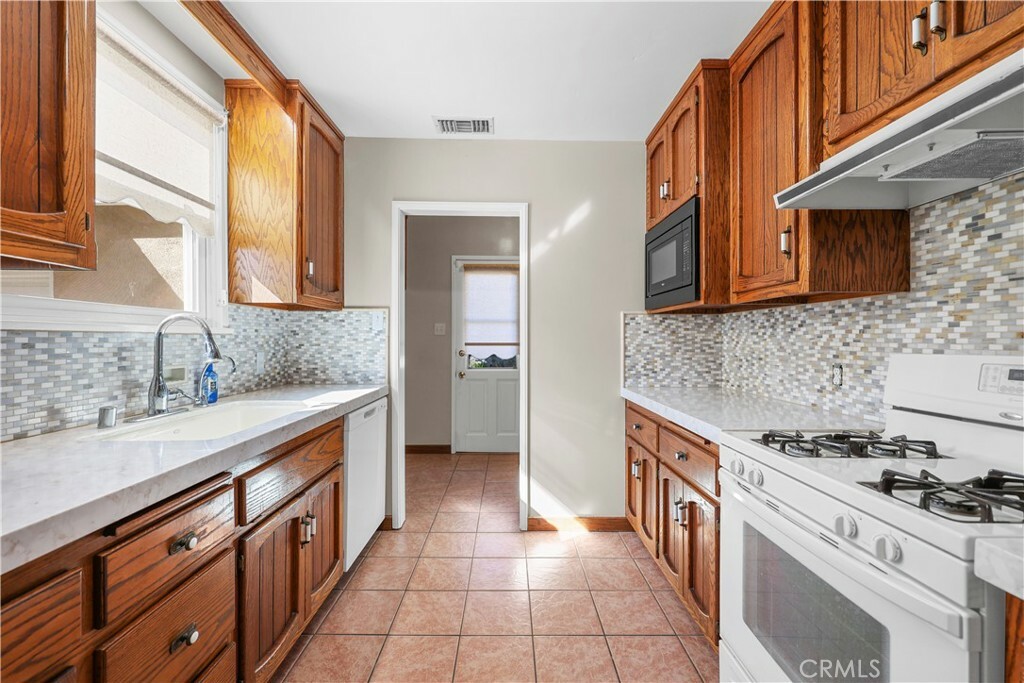 Property Photo: 4560 Oakwood Place CA 92506