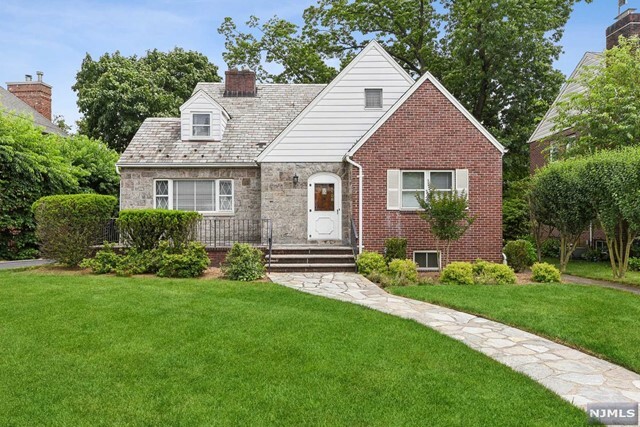 Property Photo:  1108 Buckingham Road  NJ 07024 