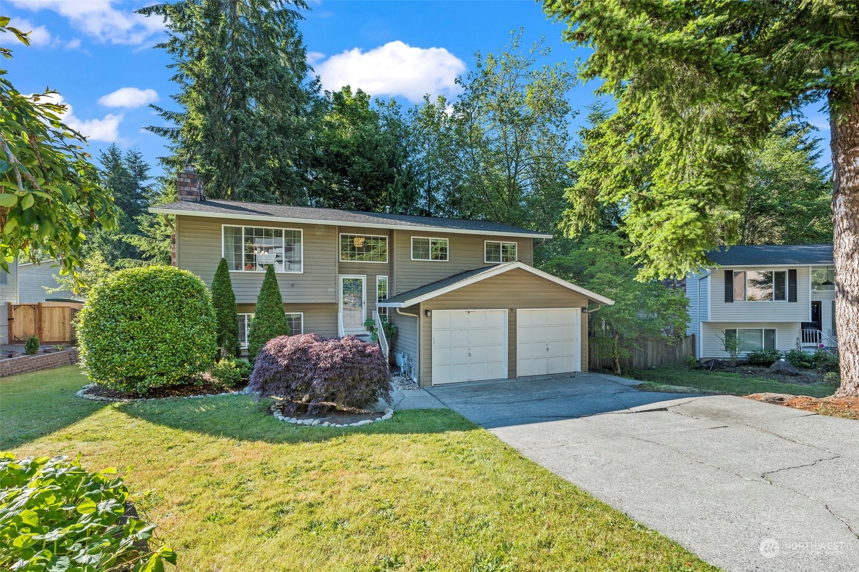 MLS#2245696: 17111 Meadowdale Drive, Lynnwood, WA 98037