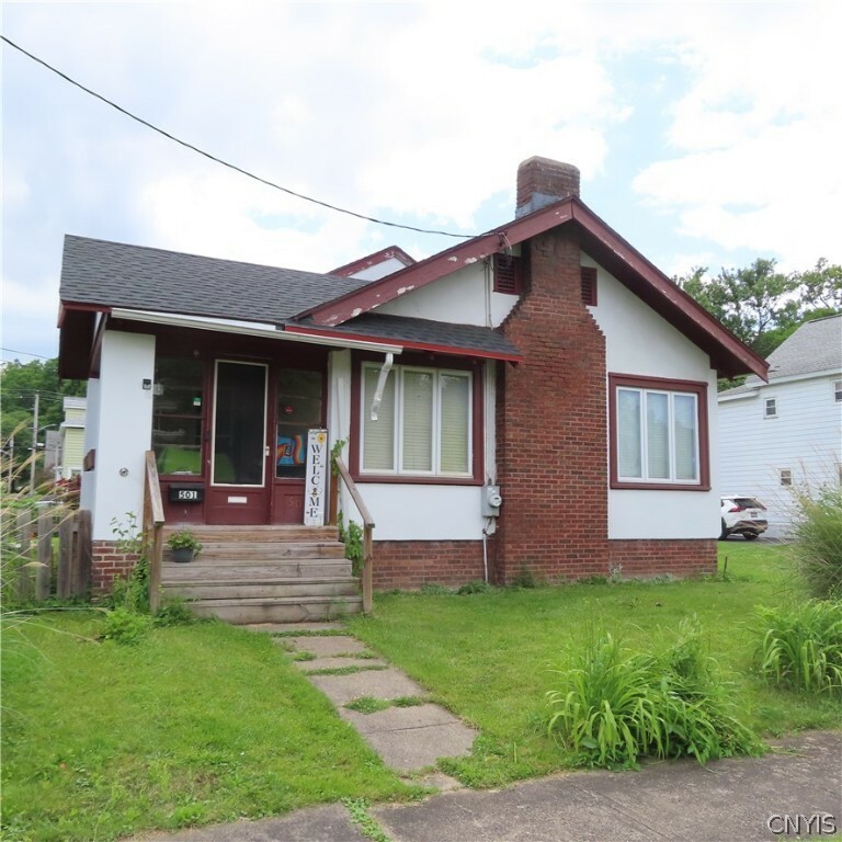 Property Photo:  501 Helen Street  NY 13203 