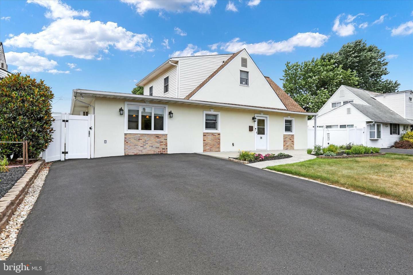 Property Photo:  78 N Northturn Lane  PA 19054 