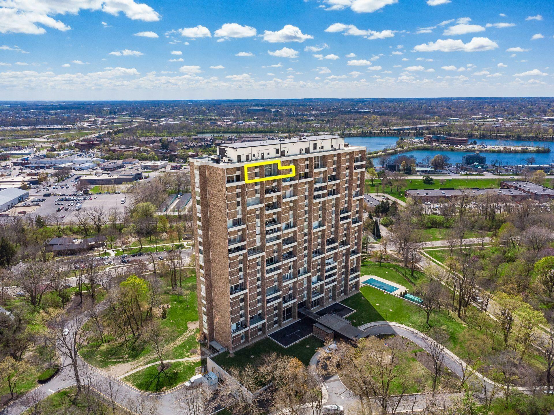 Property Photo: 1000 Urlin Avenue OH 43212