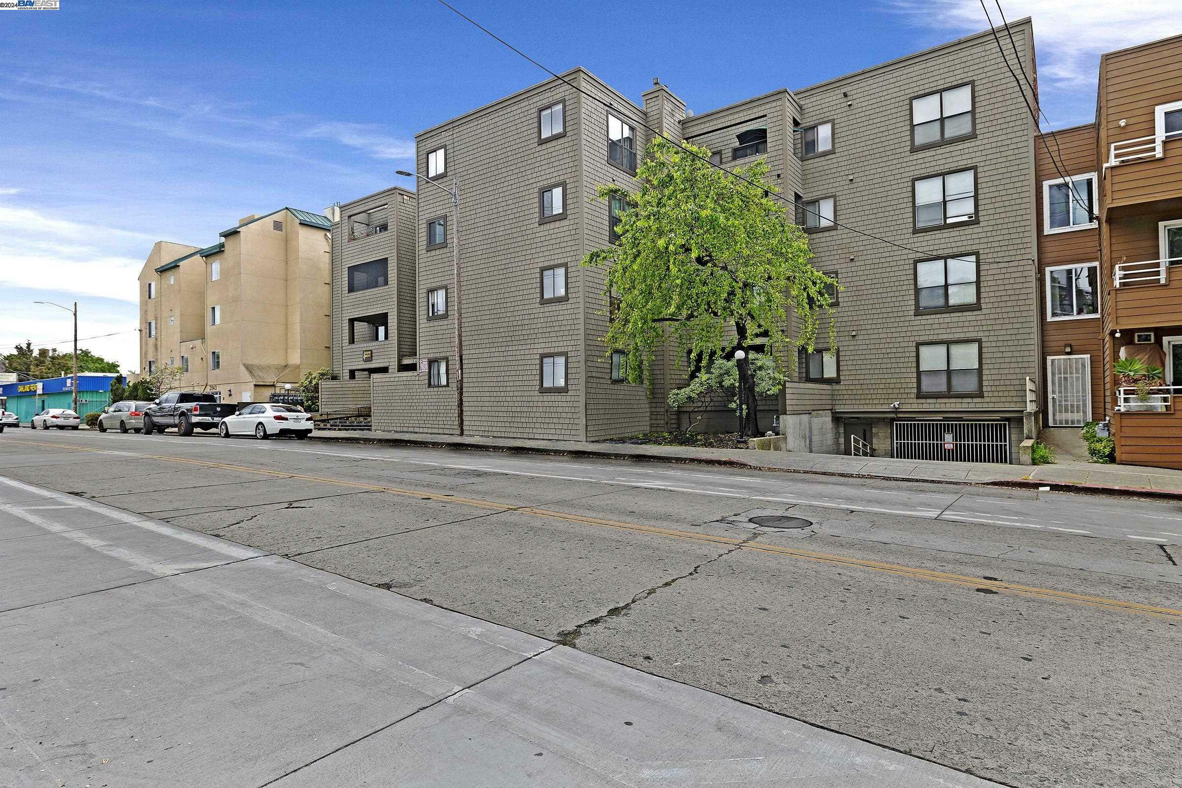 Property Photo:  2917 Macarthur Blvd 2B  CA 94602 