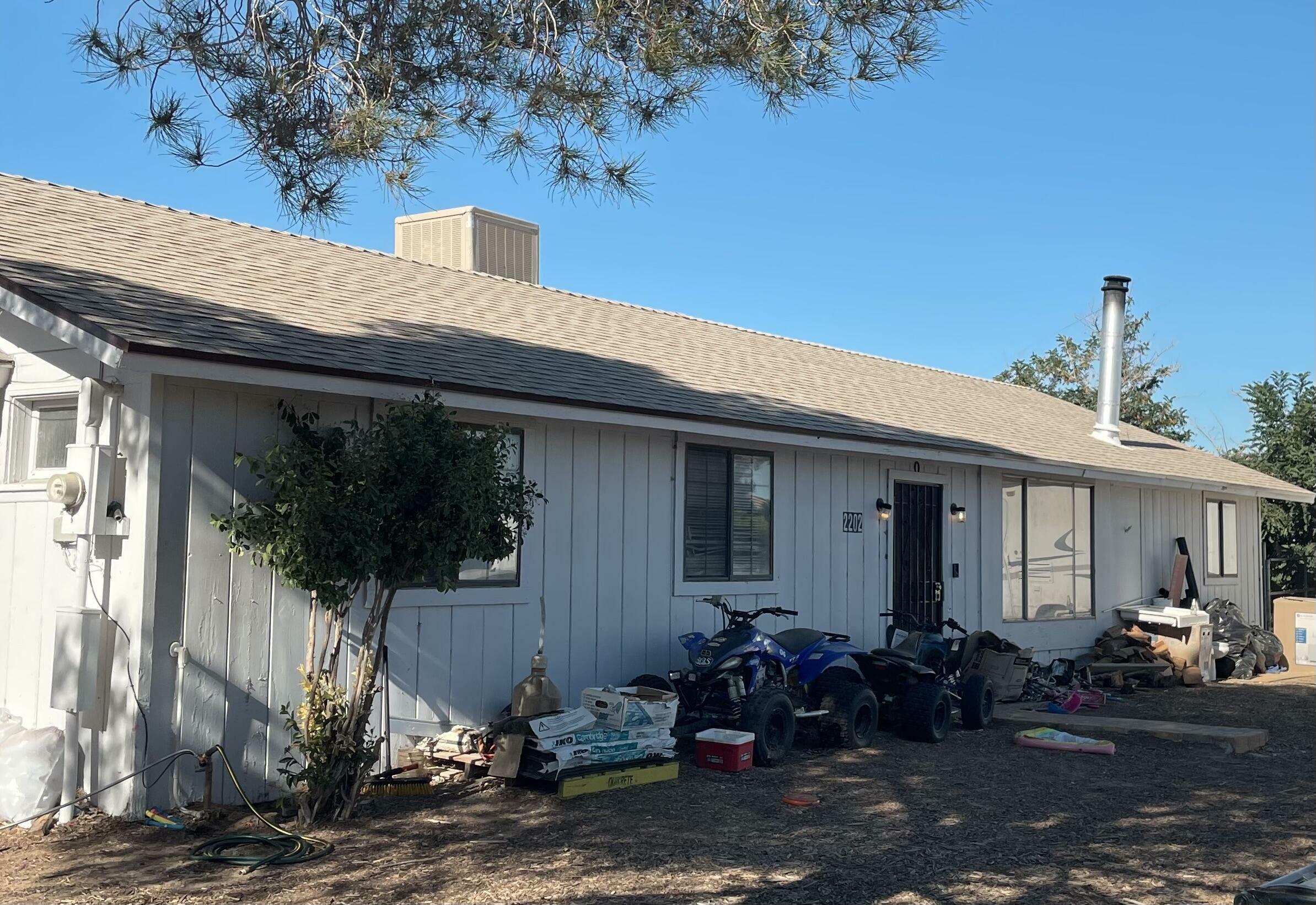 Property Photo:  2202 E Lancaster Boulevard  CA 93535 