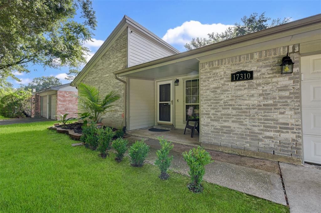 Property Photo:  17310 Golf Club Drive  TX 77532 