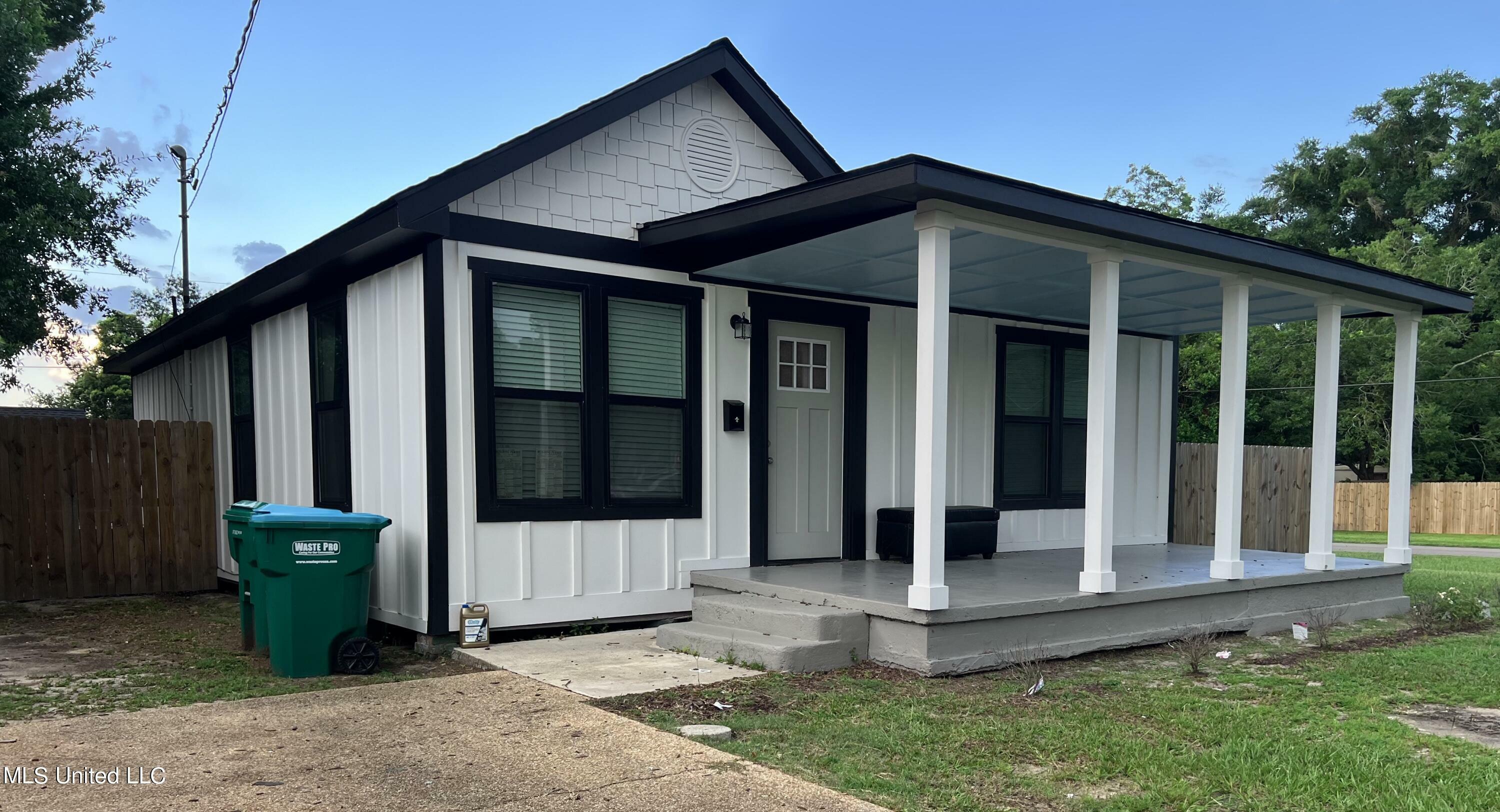Property Photo: 2200 19th Avenue MS 39501