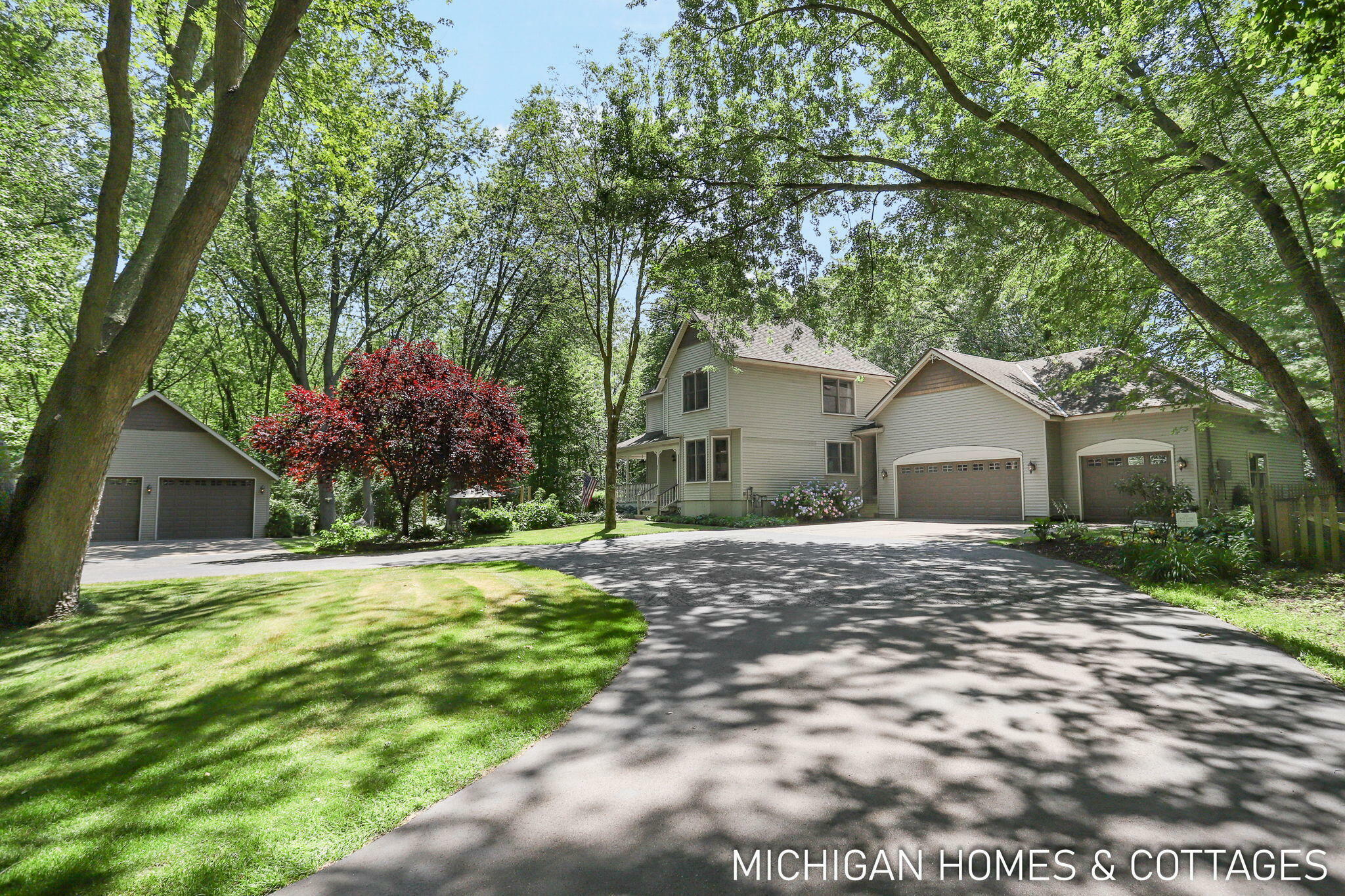 Property Photo:  62 W 40th Street  MI 49423 