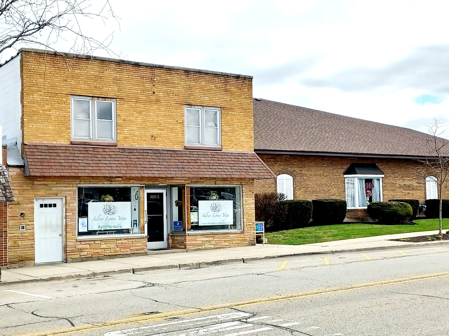 Property Photo: 220 S Main Street 2 IL 60084