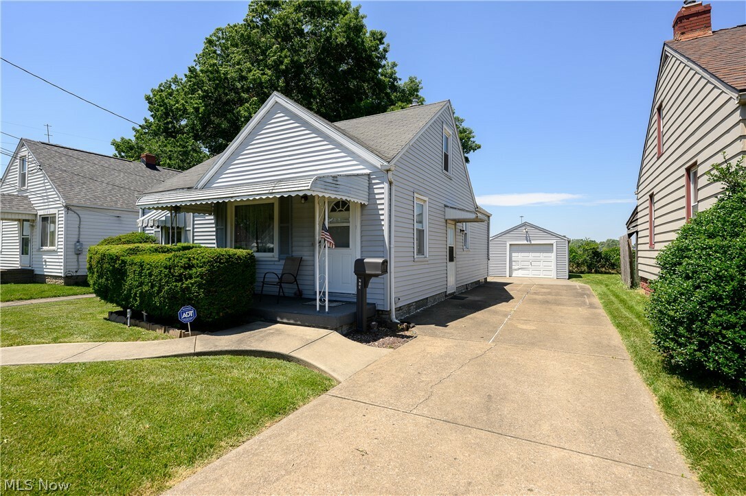 Property Photo: 219 25th Street SW OH 44706