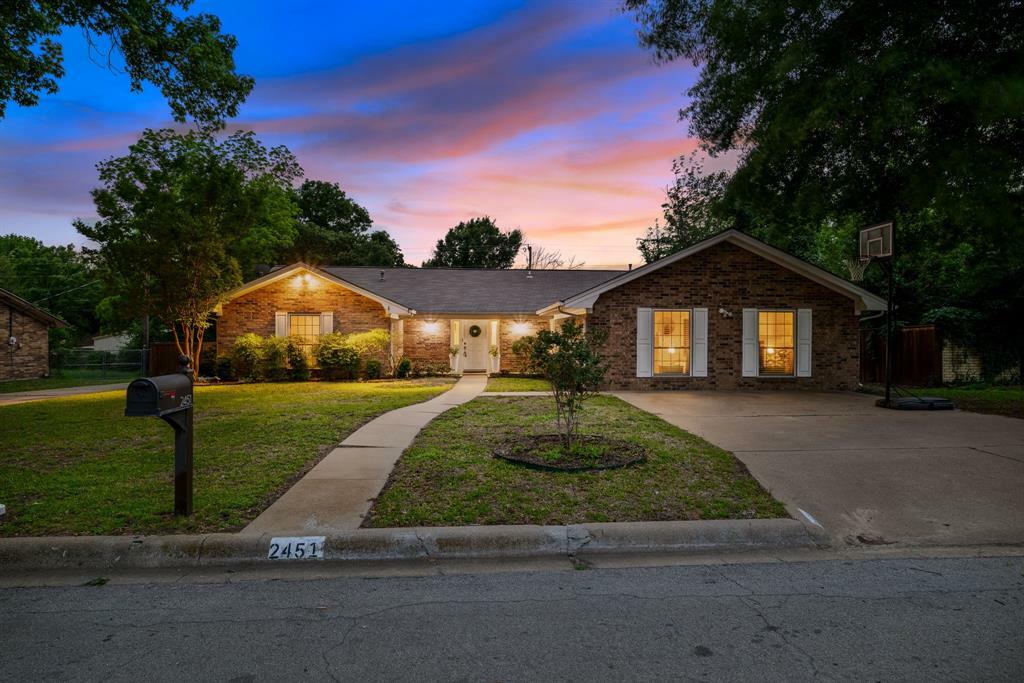 Photo de la propriété:  2451 W Mimosa Lane  TX 76401 