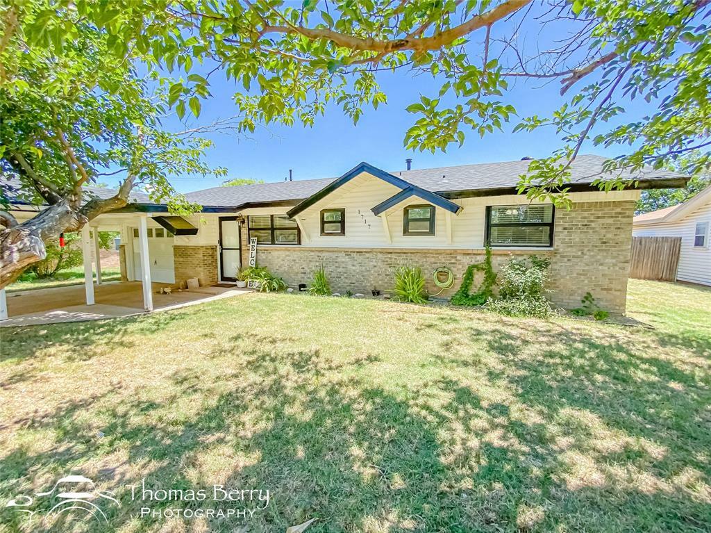 Property Photo:  1717 Sherman Drive  TX 79605 