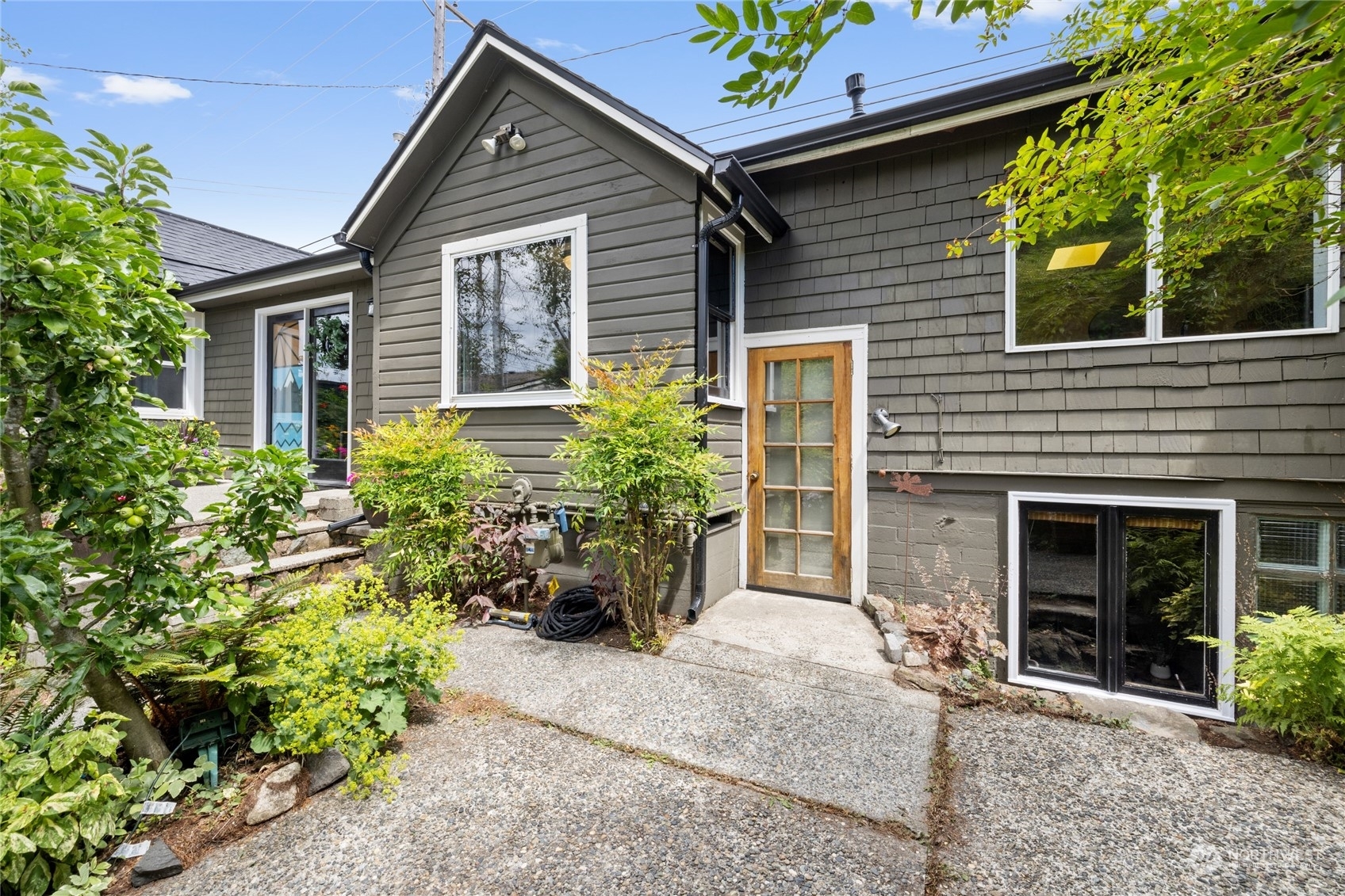 Property Photo:  2617 N Union Avenue  WA 98407 