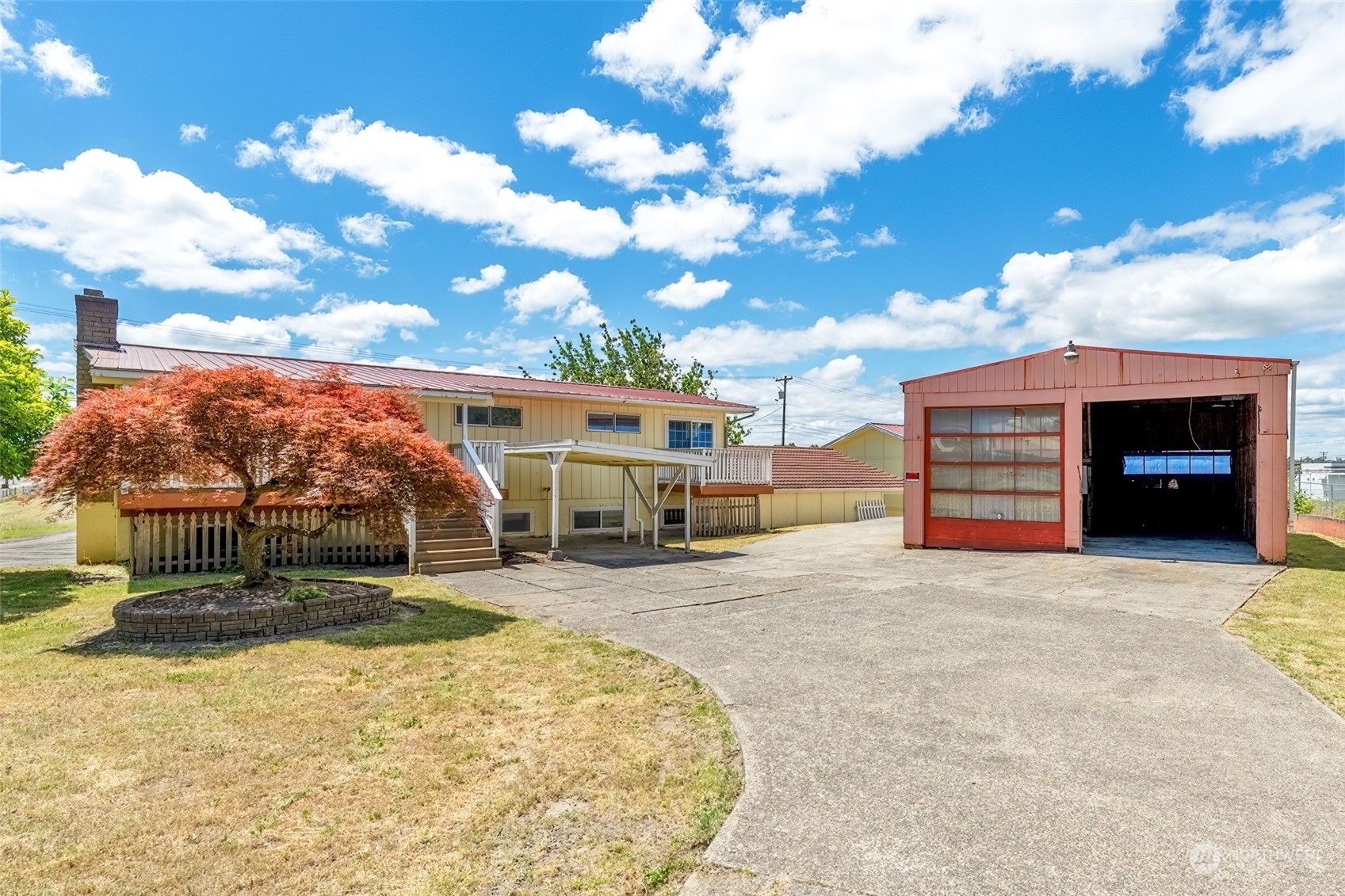 Property Photo: 1905 7th Avenue WA 98632