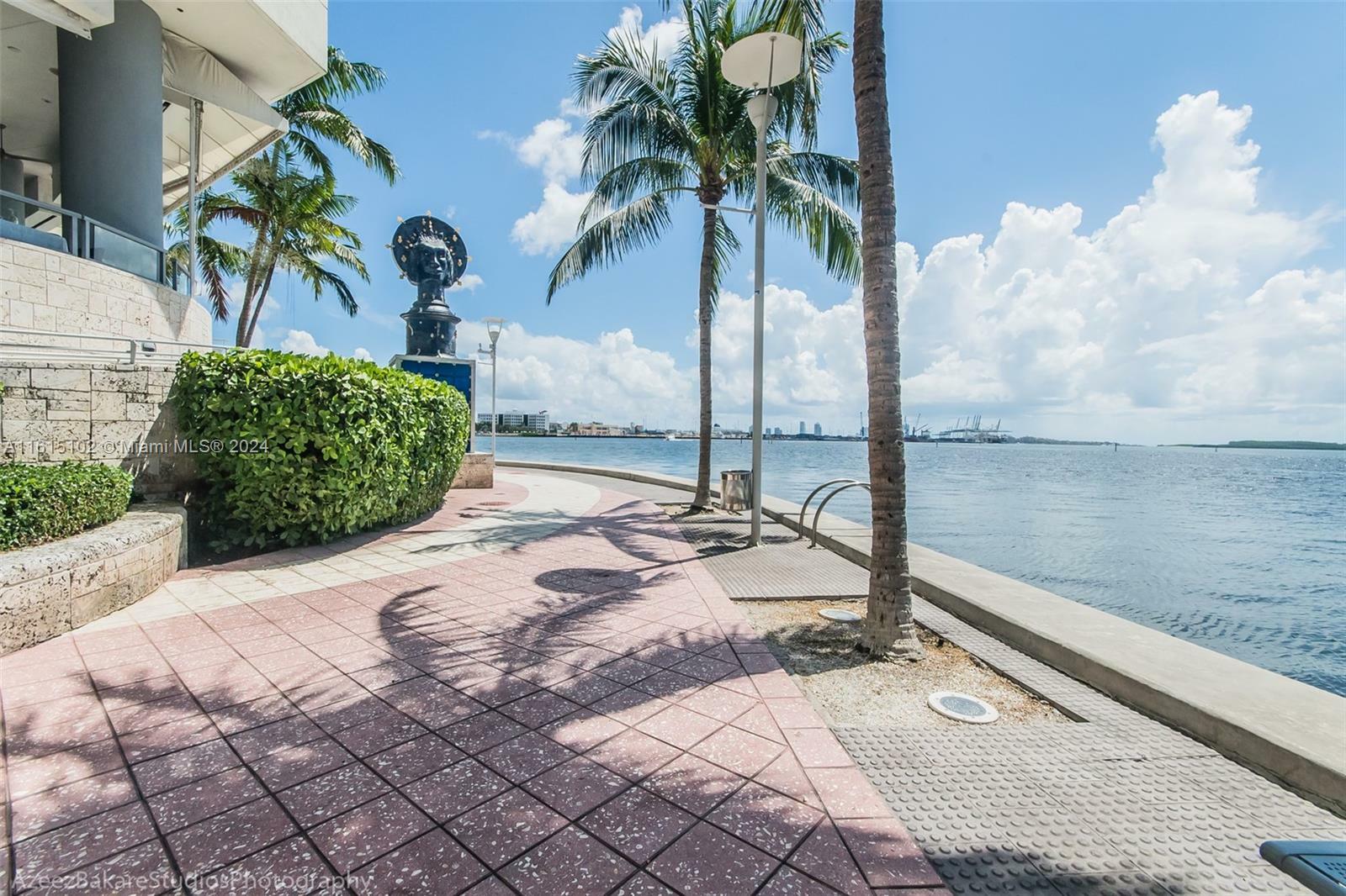 Property Photo:  325 S Biscayne Blvd 2114  FL 33131 