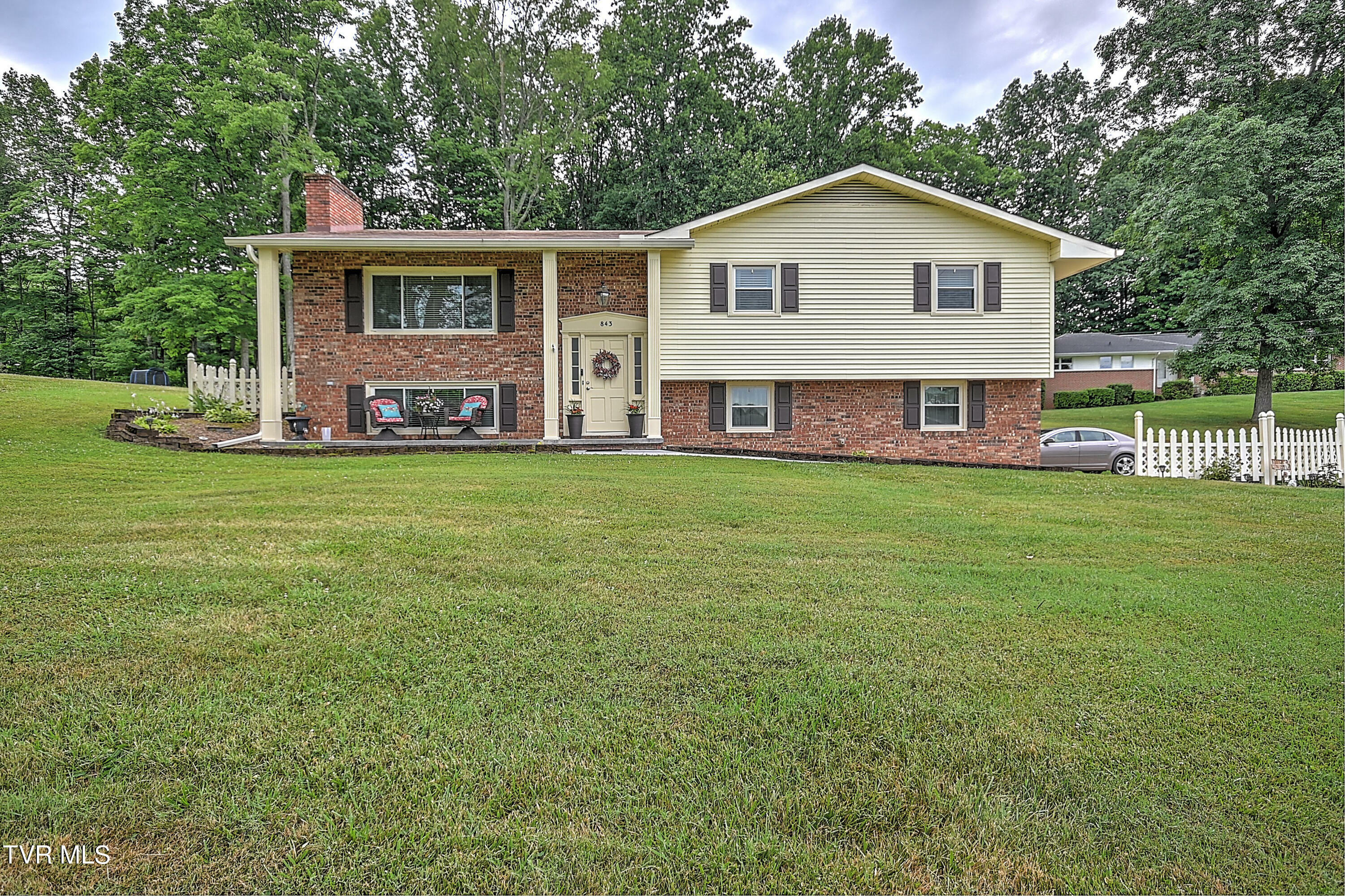 Property Photo:  843 Island Road  TN 37664 