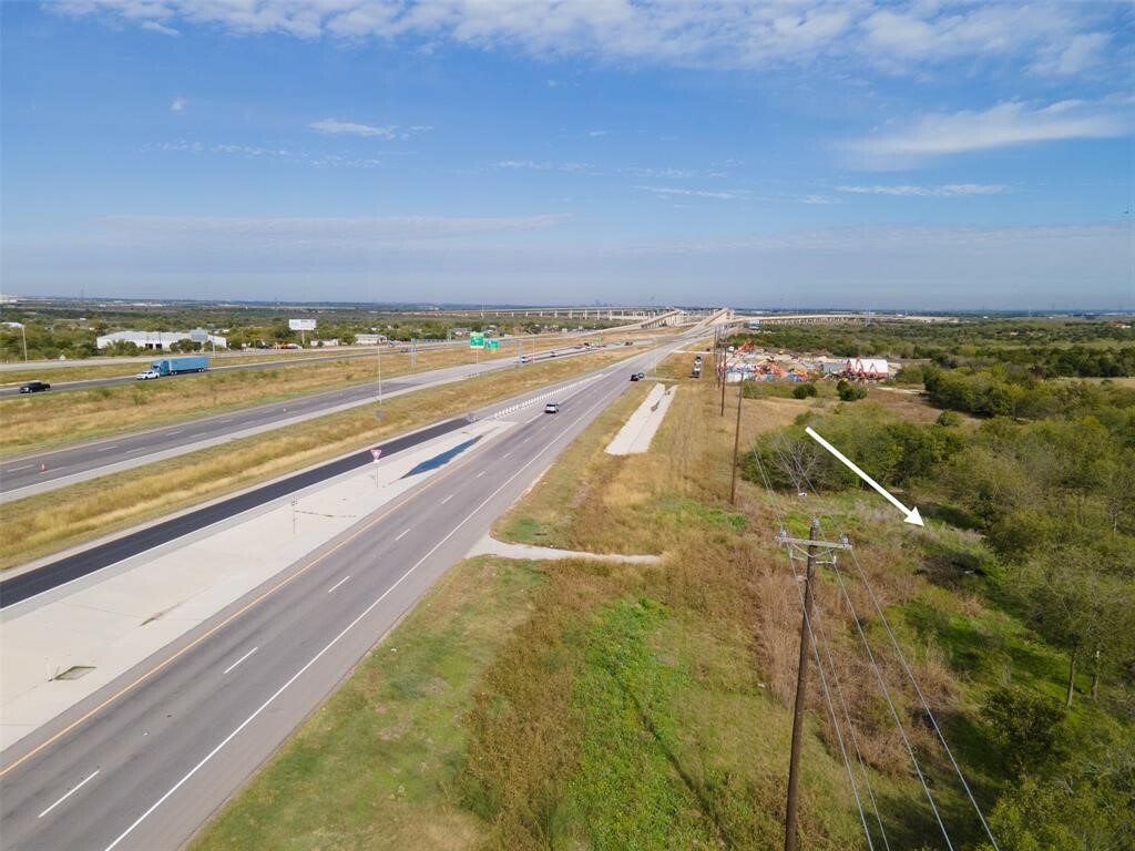 Property Photo:  12127 US Highway 183 Highway S  TX 78610 