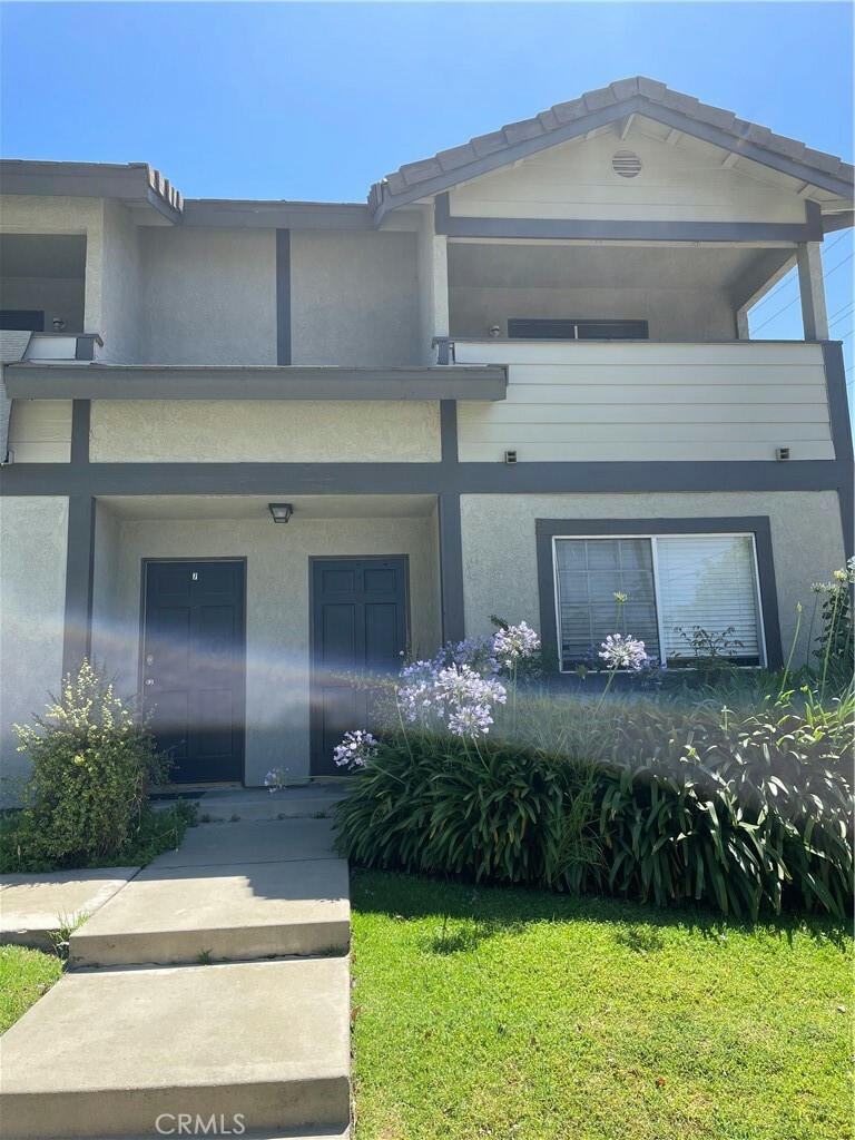 Property Photo:  532 N Sultana Avenue 8  CA 91764 