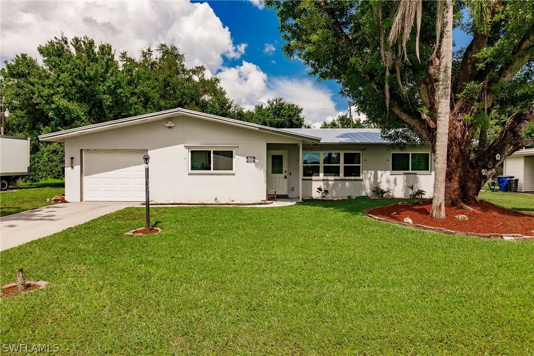 Property Photo:  1187 Betmar Boulevard W  FL 33903 