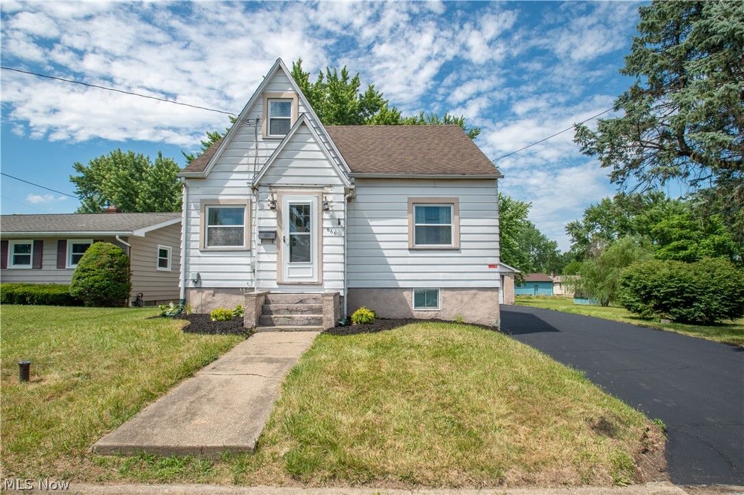 Property Photo:  666 Sanderson Avenue  OH 44405 