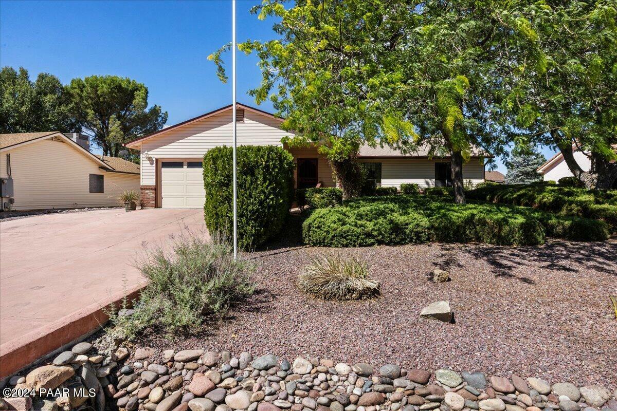 Property Photo:  10817 E Turquoise Circle  AZ 86327 