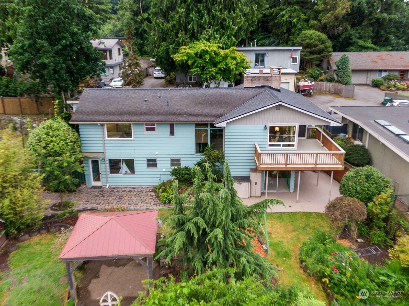 Property Photo:  1010 Edmonds Street  WA 98020 