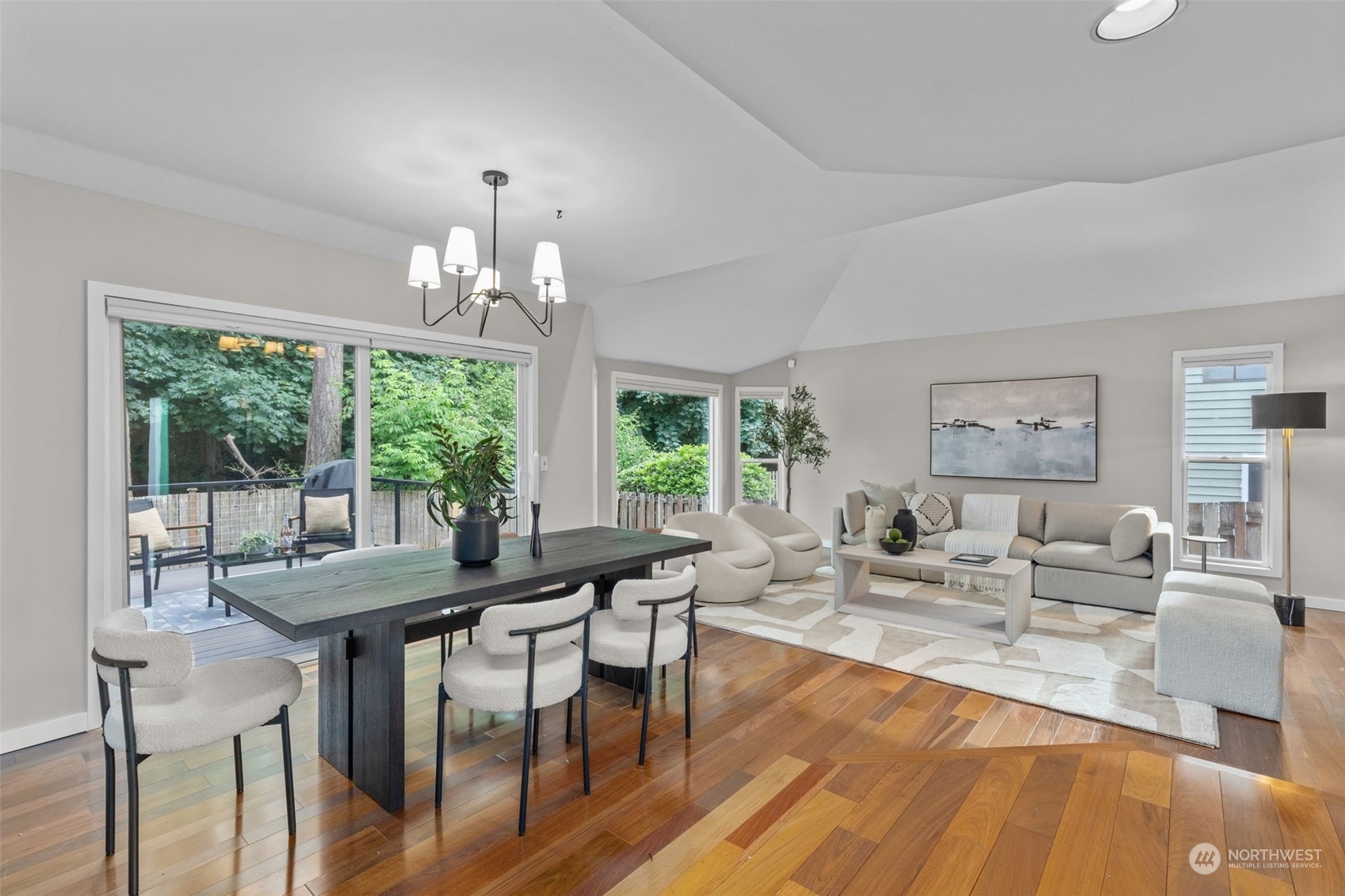 Property Photo: 3817 S 255th Place WA 98032