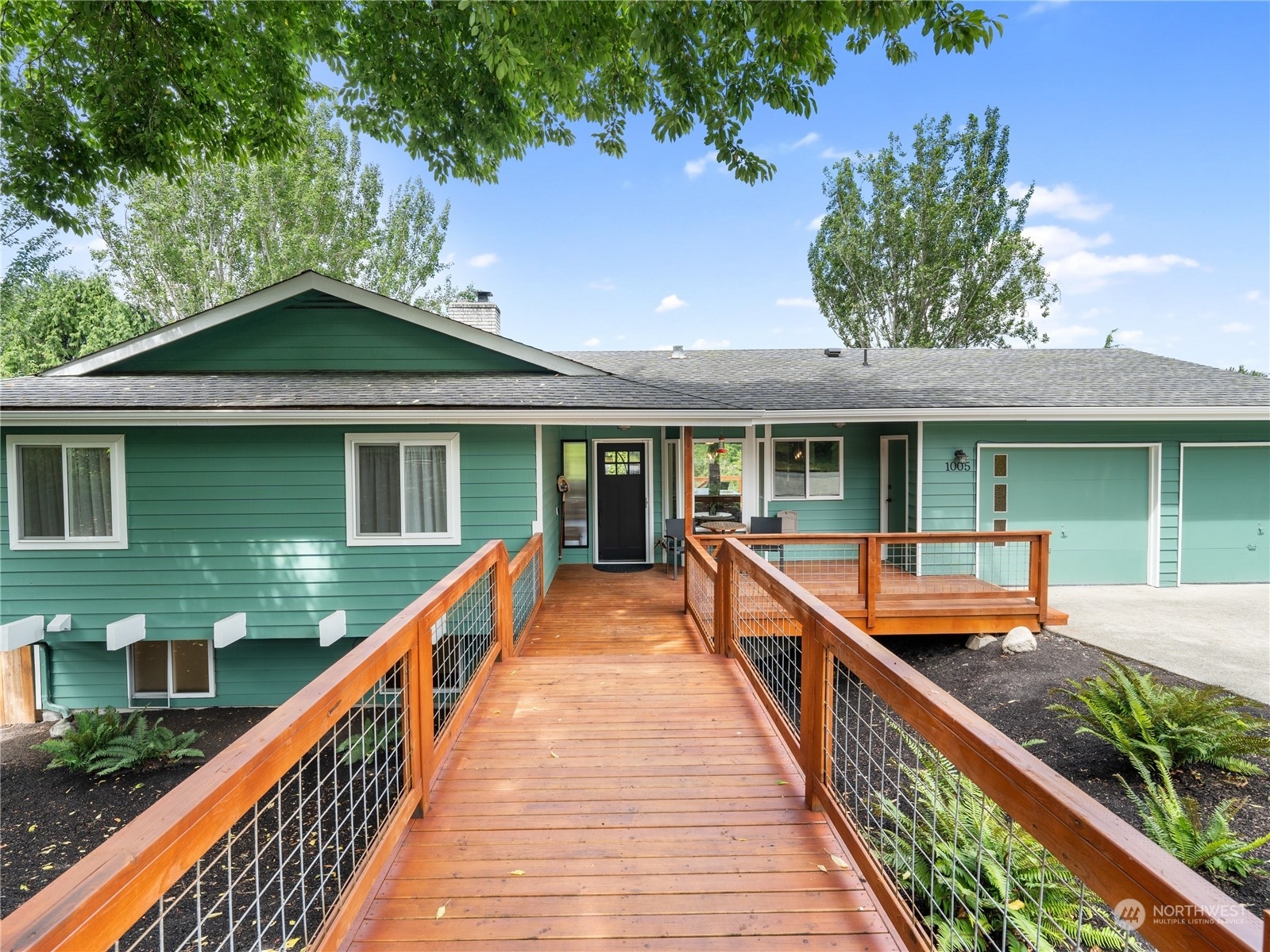 Property Photo:  1005 Apache Drive  WA 98273 