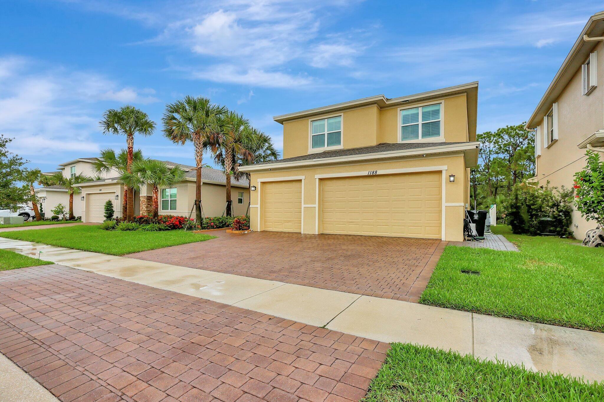 Property Photo:  1188 NW Leonardo Circle  FL 34986 