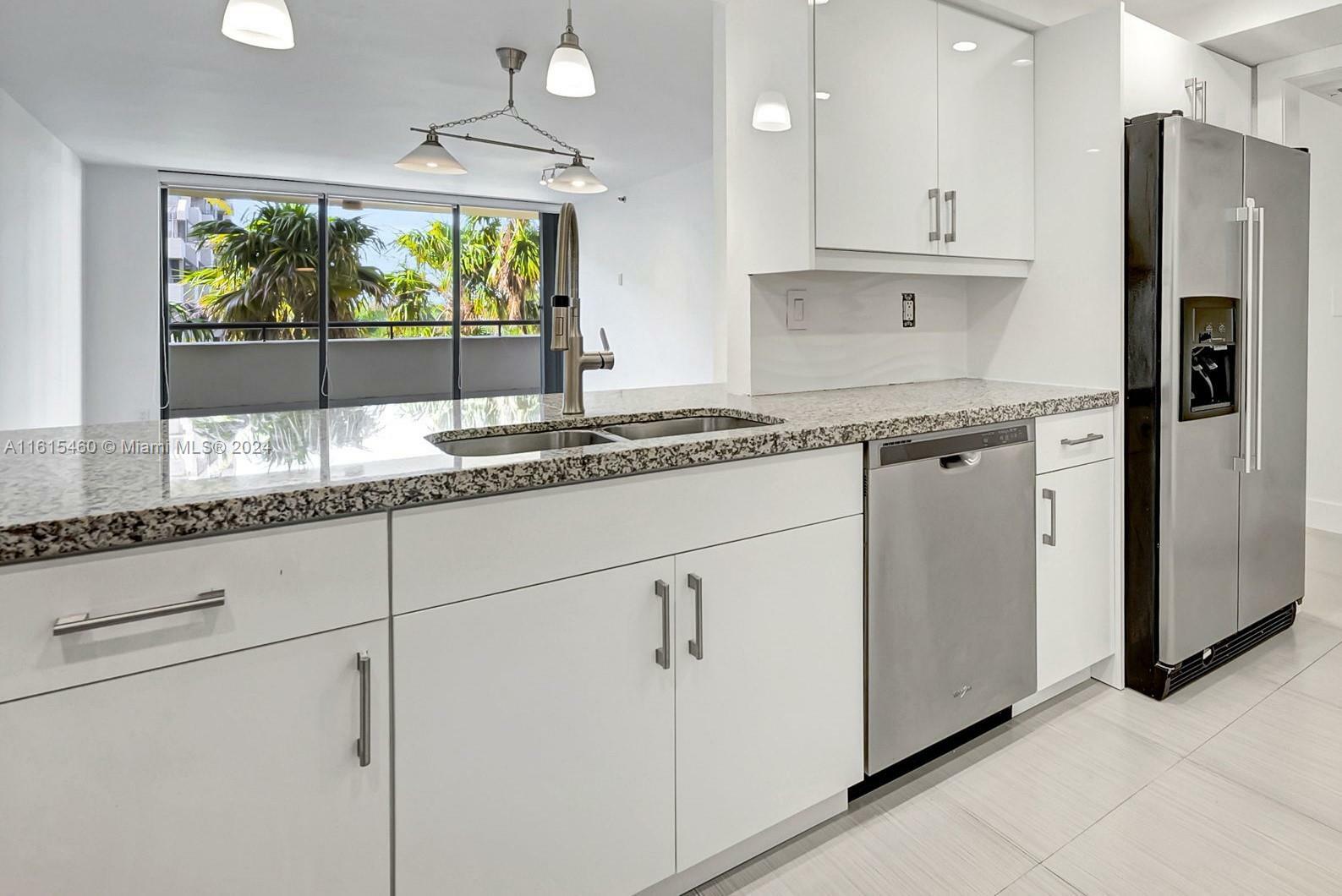 Property Photo:  170 Ocean Lane Dr 610  FL 33149 