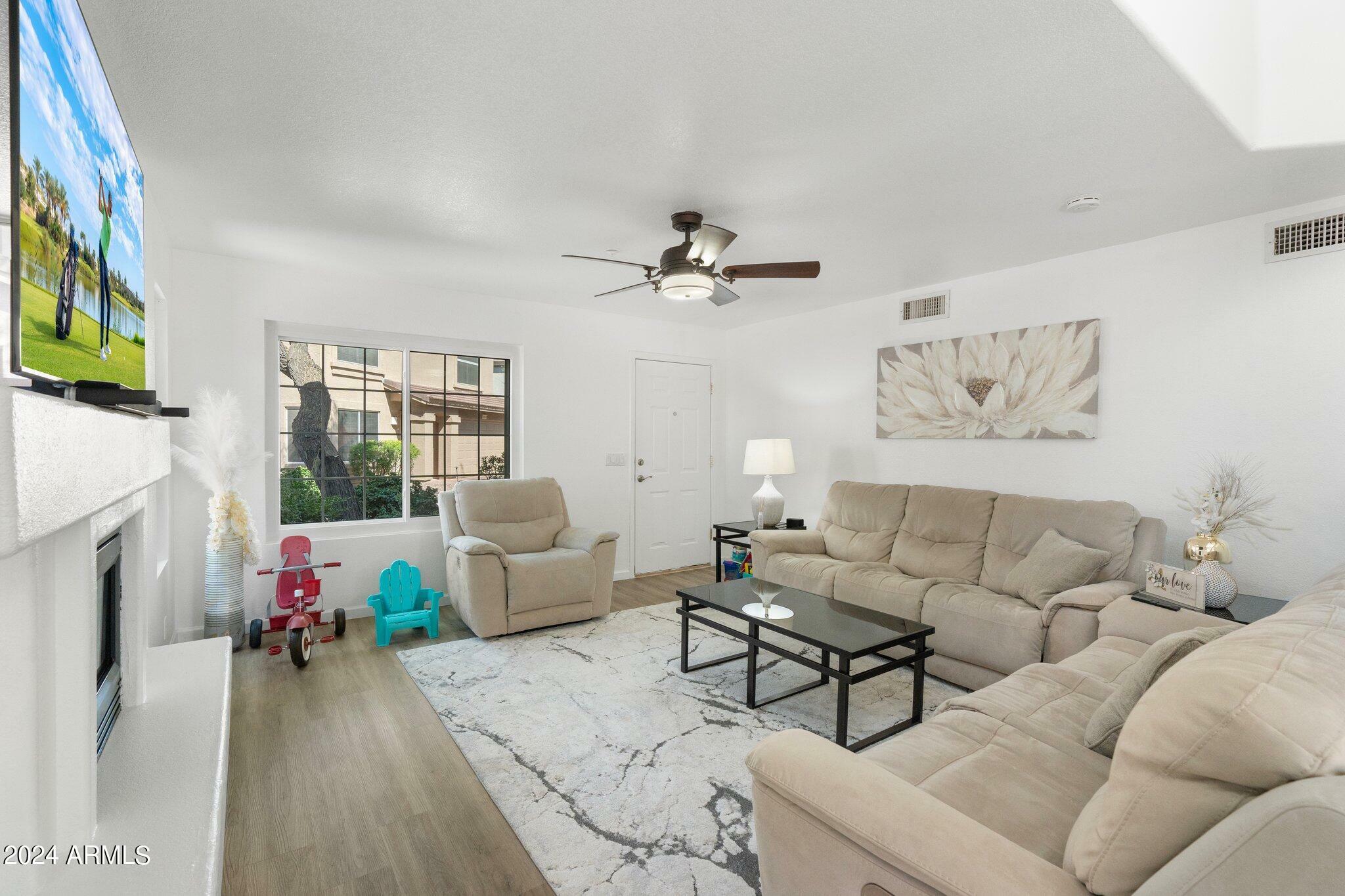 Property Photo:  15550 N Frank Lloyd Wright Boulevard 1009  AZ 85260 