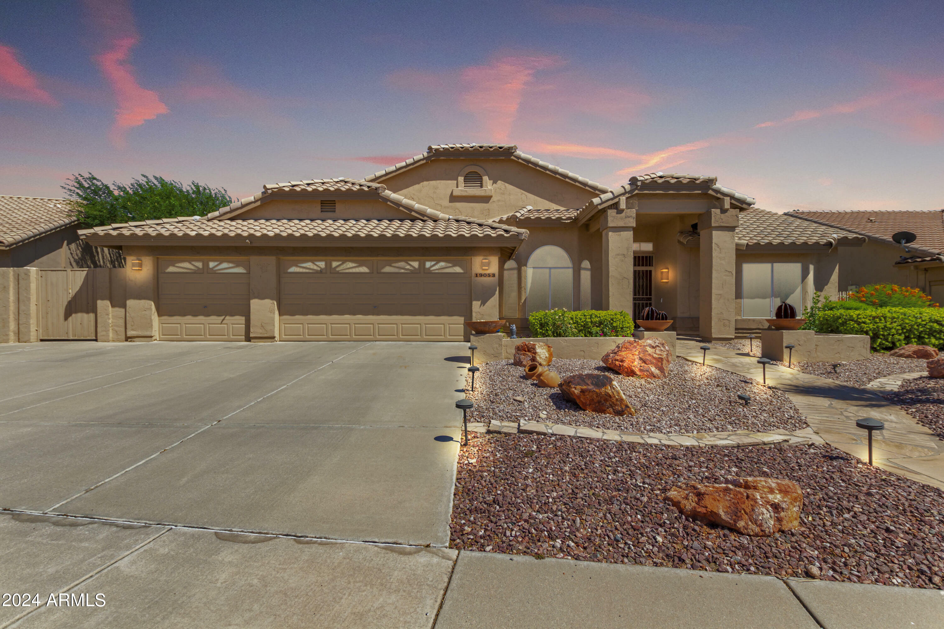 Property Photo:  19053 N 88th Avenue  AZ 85382 