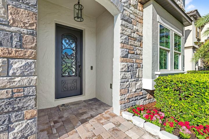 Property Photo: 8424 Karwick Street FL 32836