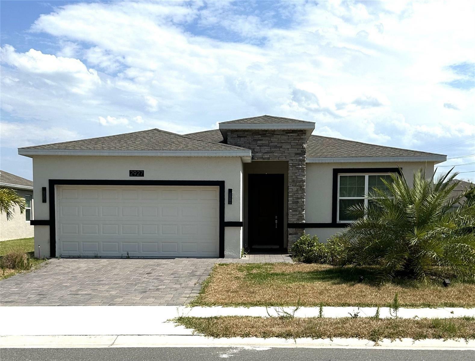 Property Photo:  2927 Camden Way  FL 33837 