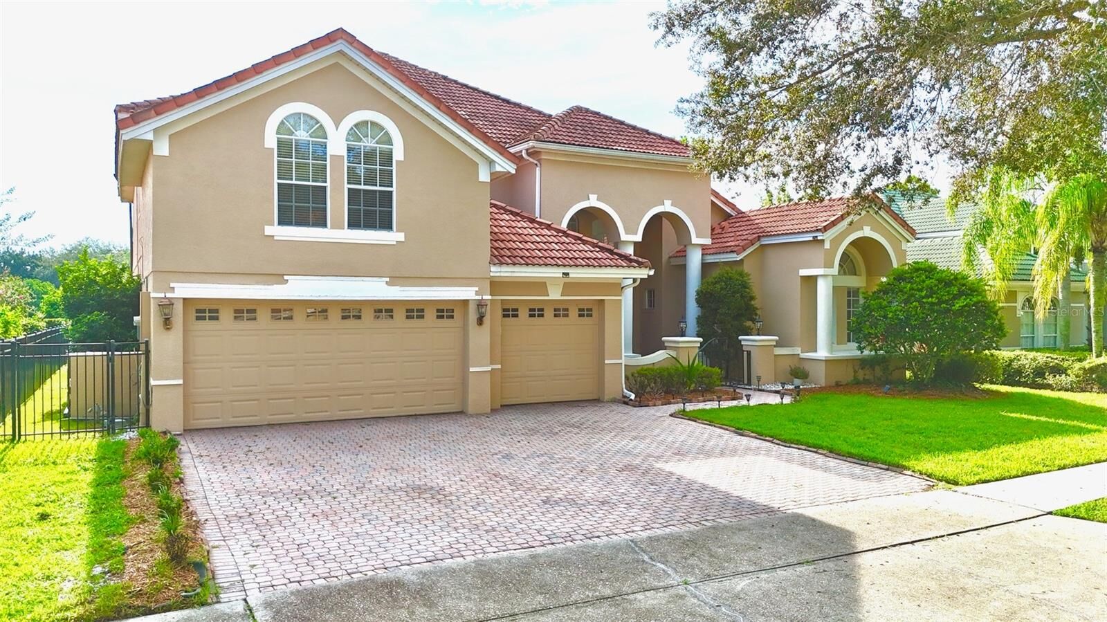 Property Photo:  9060 Heritage Bay Circle  FL 32836 