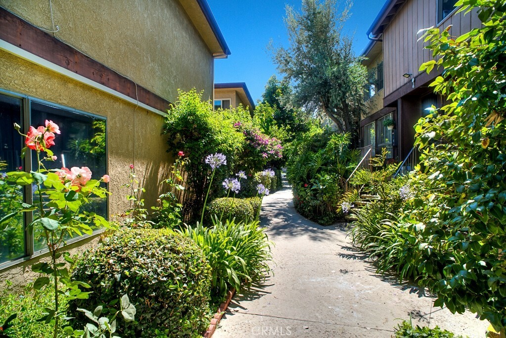 Property Photo:  7301 Lennox Avenue A7  CA 91405 