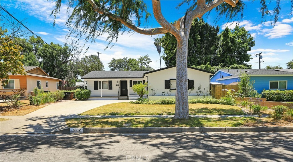 Property Photo:  1632 Grove Place  CA 92831 