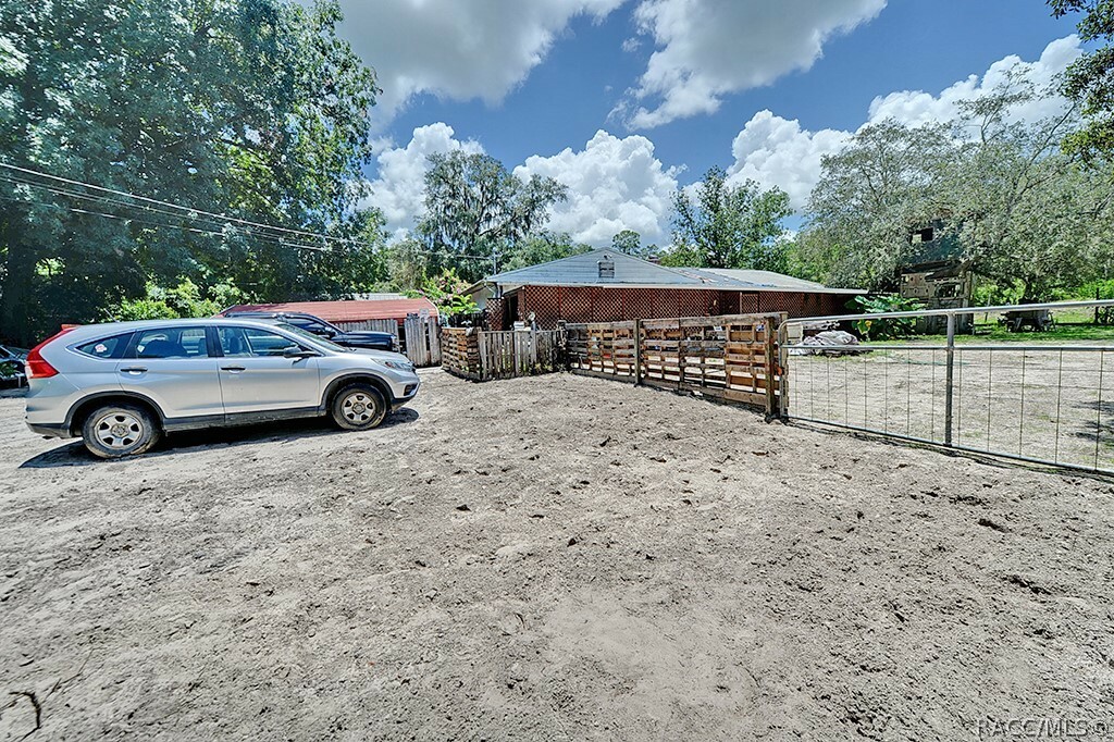 Property Photo:  15996 Pawnee Drive  FL 34601 