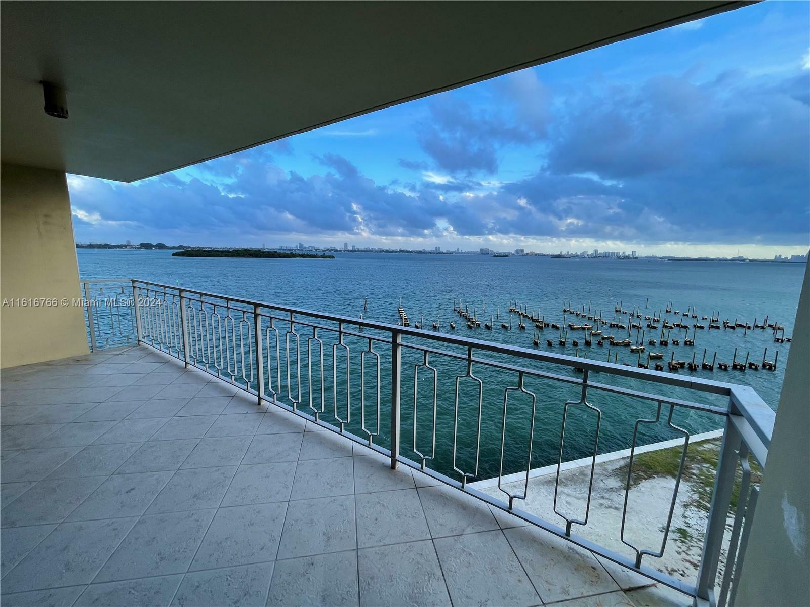 Property Photo:  11111 Biscayne Blvd 7C/705  FL 33181 