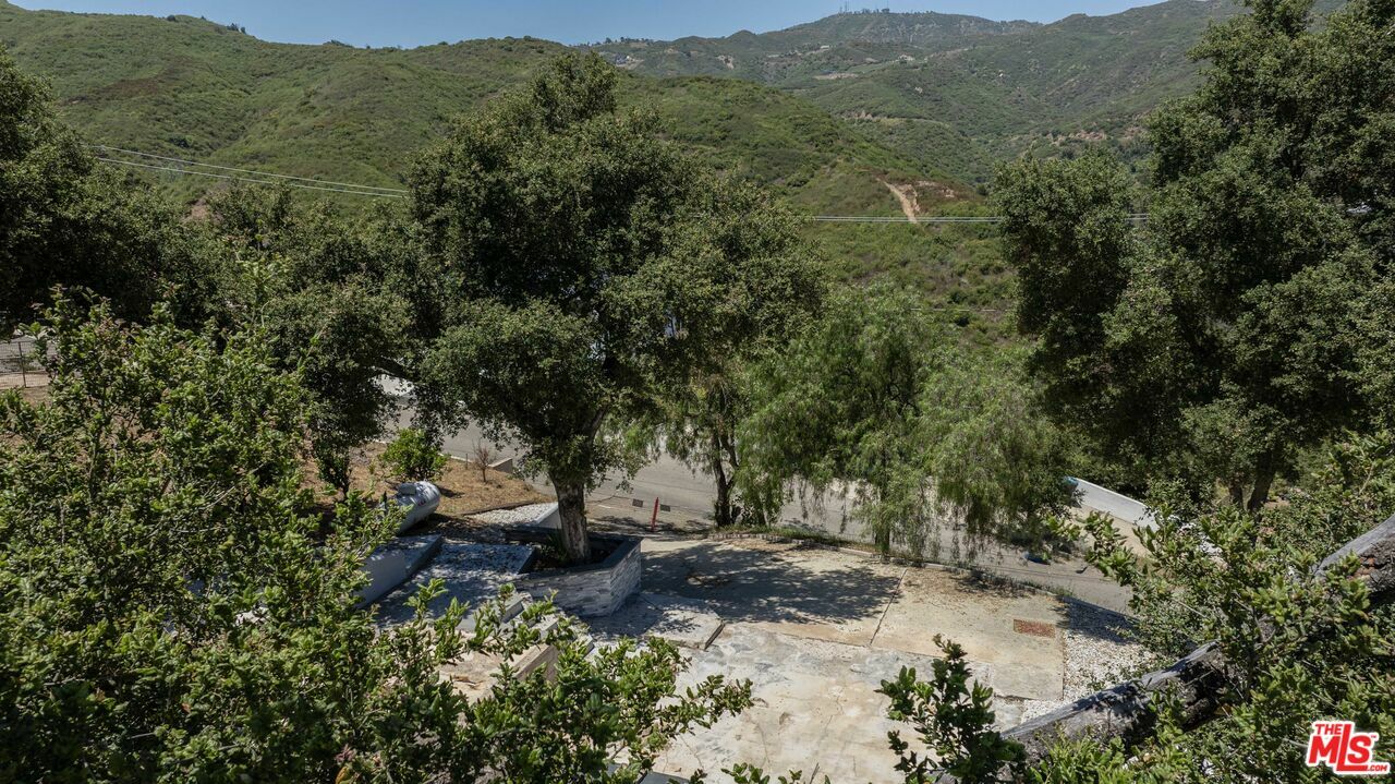 Property Photo:  27084 Old Chimney Rd  CA 90265 