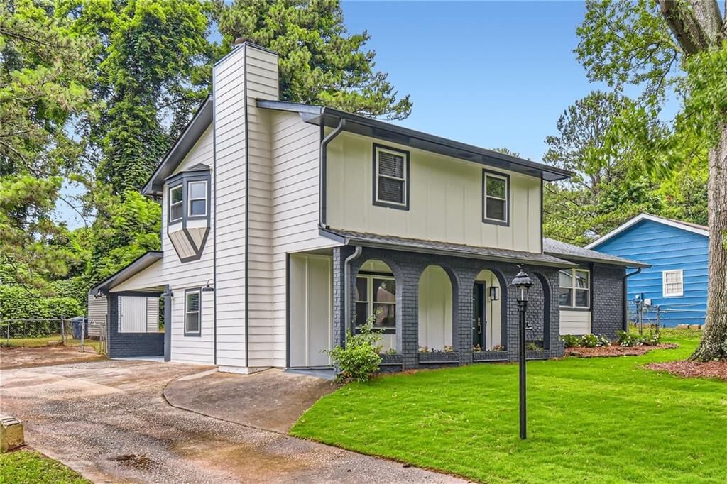 Property Photo:  2236 Fairway Circle SW  GA 30331 